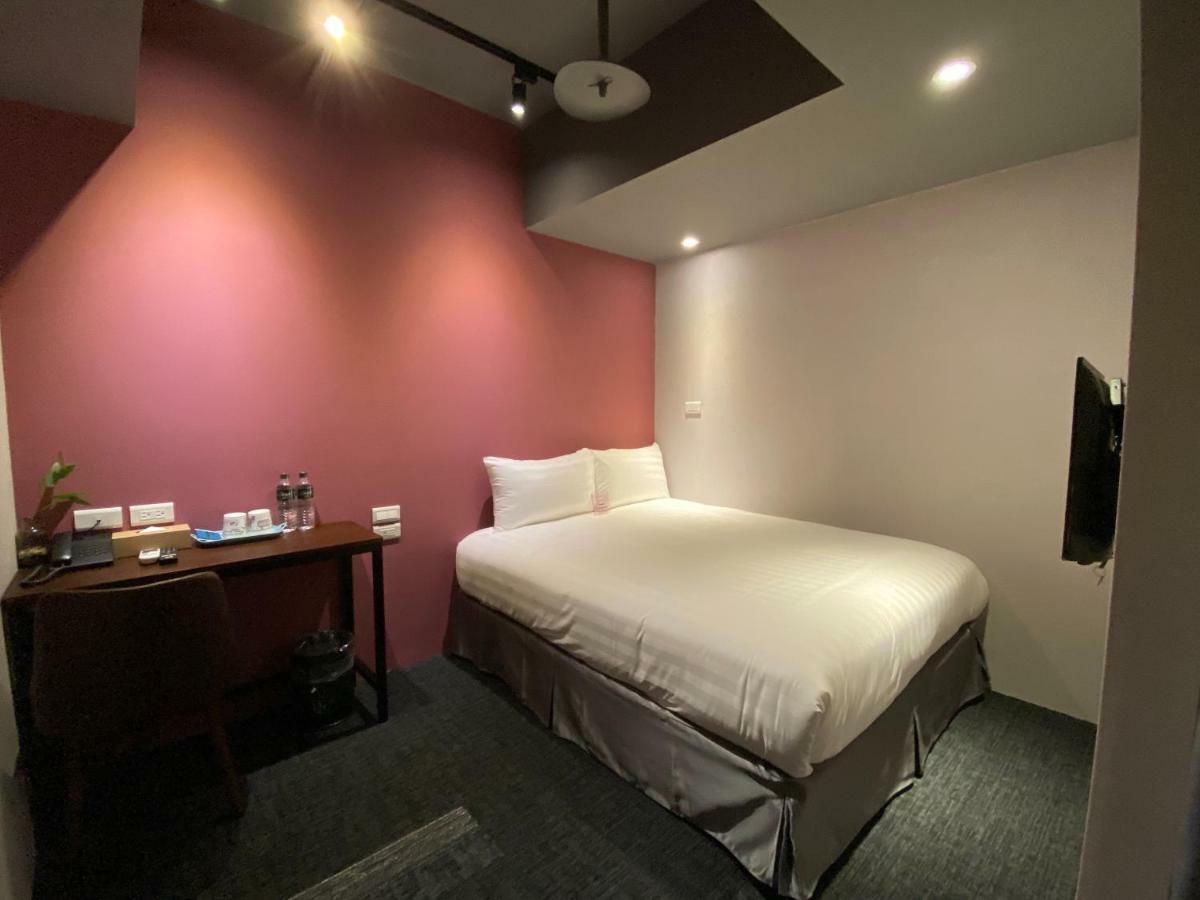 Cho Hotel 3 Taipei Exterior photo